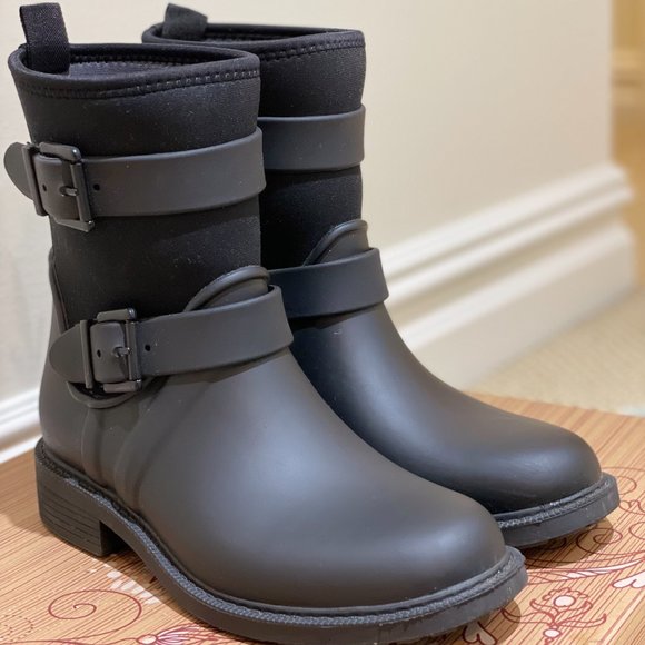 Black versatile winter/rain boots - Picture 1 of 6